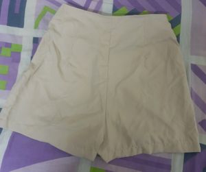 beige skorts