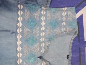 I&#39;m Selling A Shoulder Cut Top