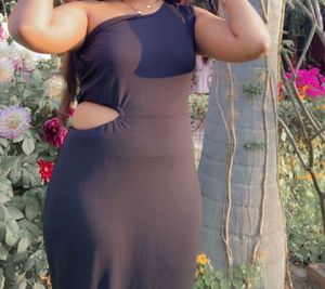 Chic Black One-Shoulder Maxi Dress