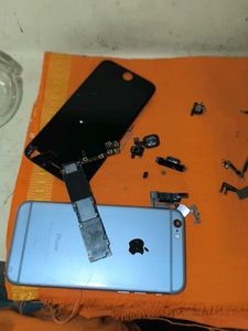 For Parts: iPhone 6 - Damaged