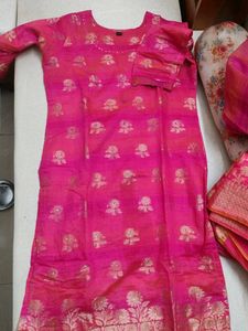 Pink Floral Print Kurta Set With Pant