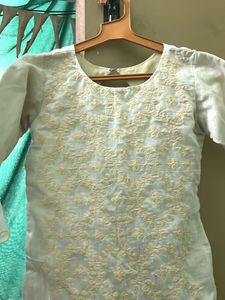 Beautiful Princess Kurta With Umbrella Hand Design