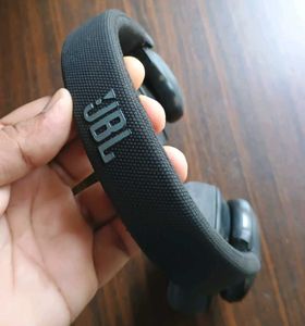 JBL HEADPHONES E55BT.