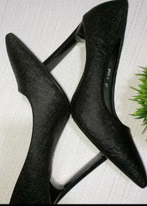 Pretty heels With Rhinestone Work