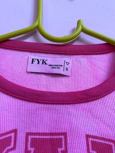 Cropped ribbed pink Tshirt