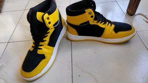 Very Stylish Hi-Top Air Sneakers