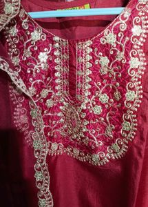 Women Kurti Pant Dupatta Set