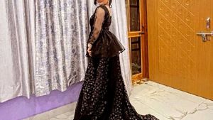 Elegant Black Lace Two-Piece Set