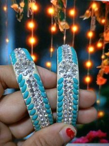 Vintage Gold Floral Bangles - Set of 2