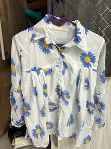 Daisy Print Blouse - Size Medium