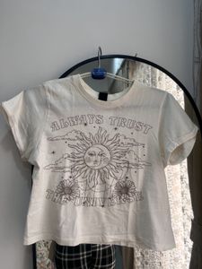 ATTITUDE NOT INCLUDED Crop T-shirt