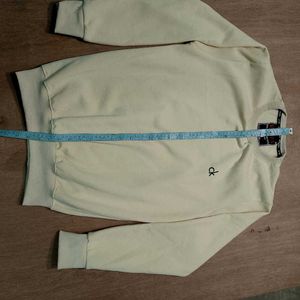 CK Sweatshirt - Stylish and comfy