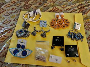 9 Earings+ 1 necklace
