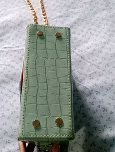 Box Golden Chain Sling Bag