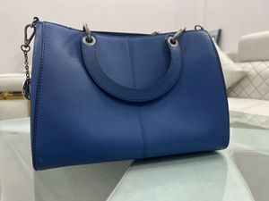Women’s DKNY BAG LIKE NEW