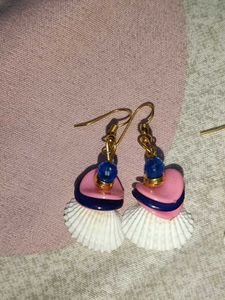 4 Sets Of Shell Earrings