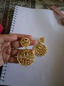 Earings