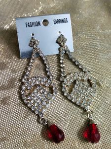 Beautiful Earings White Stones
