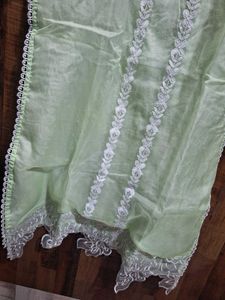 Beautiful 3 Piece Pakistani Suit