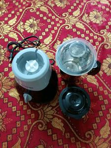NEW NUTRIPRO MIXER GRINDER WITH 2 STAINLESS JARS