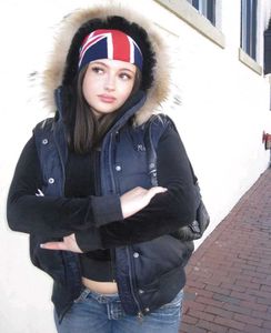 Fur hooded half jacket