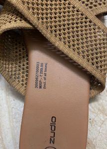 Zudio flats in perfect condition