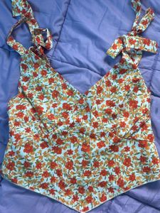 Printed V-Neck Crop Top