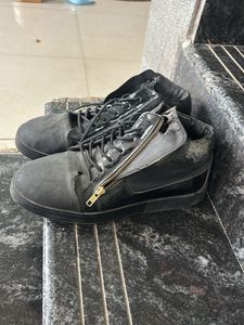 Black Leather Zip-Up Ankle Boots
