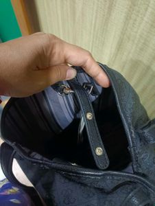 Guess Tote Bag &amp; Pouch Set