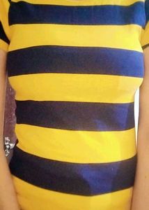 Women&#39;s Round Neck Striped T-Shirt