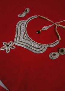 Womens Wedding Jewellery Set With Mang Tika
