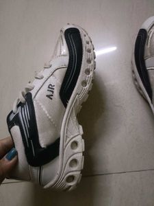 Unisex Sports Shoe