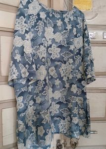 Loose Fitting Pakistani Style Top.