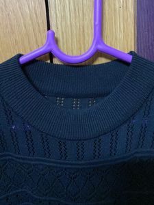 Trendy Knitted Black Top