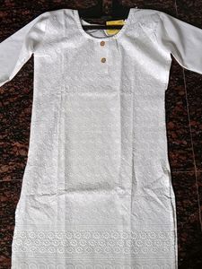 Beautiful White Work Top 👍length Is 38