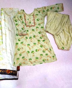 Unique Combo Of Different Clothes
