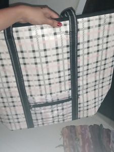 Big Bag (Thaila) 200 Rs In Cash