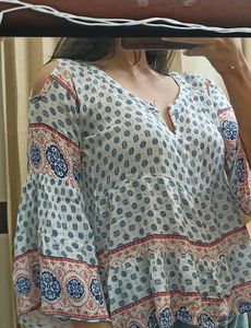 S size shoulder cut top umbrella sleeved women top