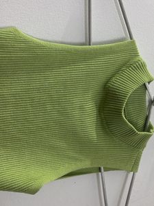 slim fit crop top