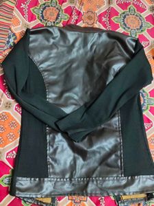 Leather Jacket 🧥 Brings Warmth Protecs Body