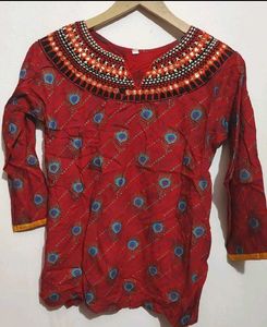 Red 🔴 Top 🦚 Print For Girl Or Woman 30 Bust