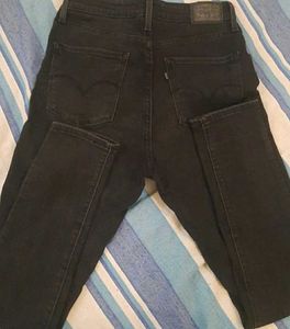 Levi&#39;s 721 High Rise Skinny Jeans