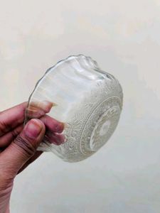2 Glass Bowls 🥣