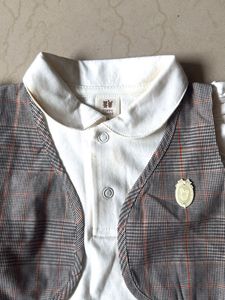 Girl&#39;s Plaid Skirt Outfit