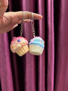Cupcake Squishy Keychain 🧁
