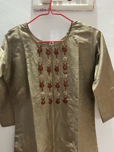 Kurtha With Embroidery