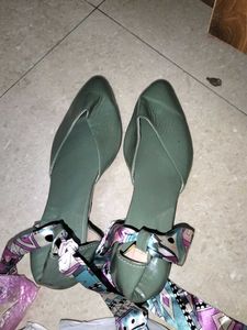 HEELS & Sandals