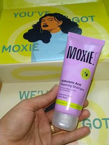 Moxie Beauty Hyaluronic Acid Repairing Shampoo