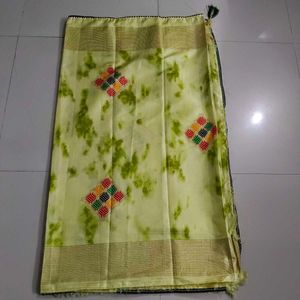 🛍️Good Green Floral Saree⭐⭐⭐⭐⭐
