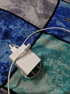 realme 18w adapter with cable